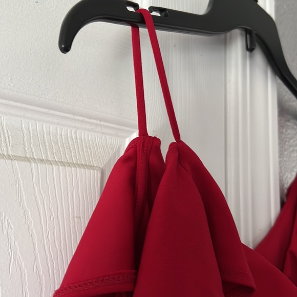 Never worn bodycon cold shoulder ruffled dress - Picture 5 of 10